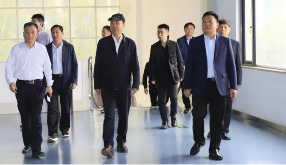 中國工程院院士任發(fā)政蒞臨花花牛乳業(yè)集團調(diào)研指導工作